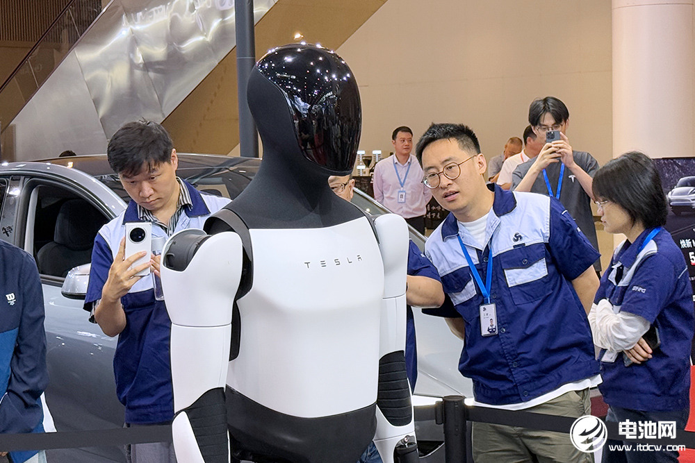 特斯拉人形機器人 特斯拉人形機器人