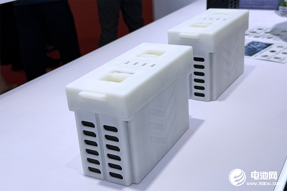 人形機器人電池