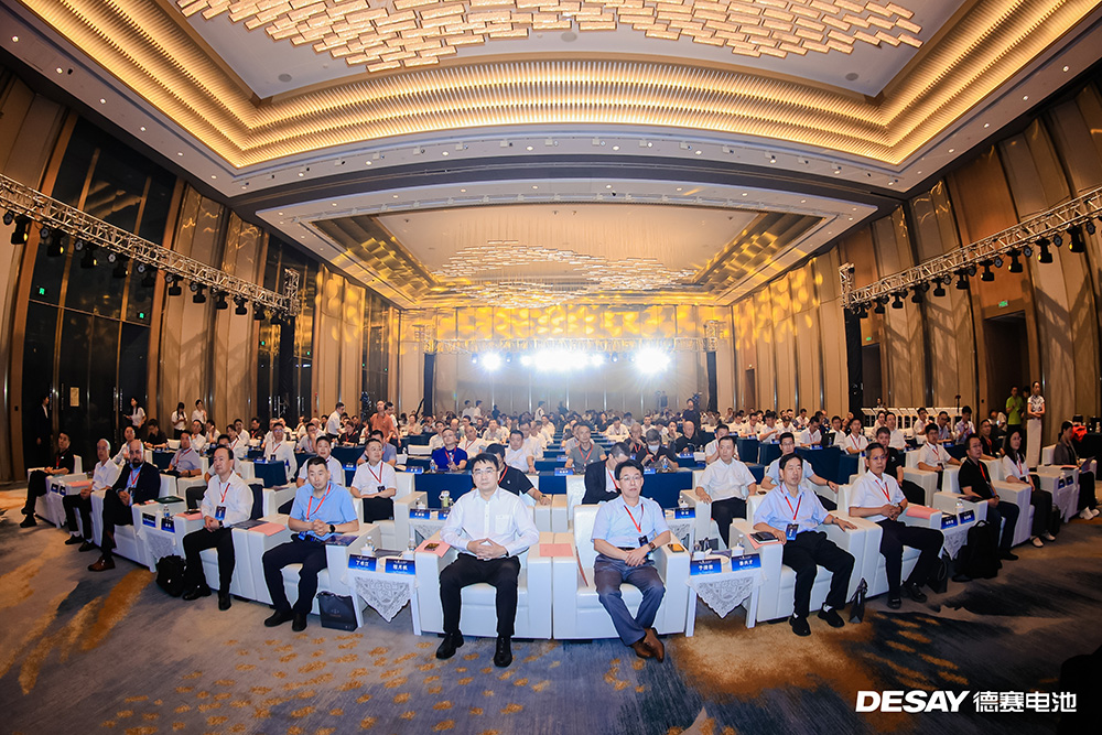 當(dāng)儲能行業(yè)還在“揣滅火器”,這家企業(yè)已讓量產(chǎn)電芯“開口說話”? 當(dāng)儲能行業(yè)還在“揣滅火器”,這家企業(yè)已讓量產(chǎn)電芯“開口說話”?