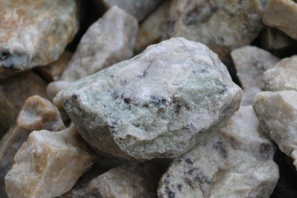 正極材料及電芯企業(yè)排產(chǎn)提升 鋰價坐上“過山車”