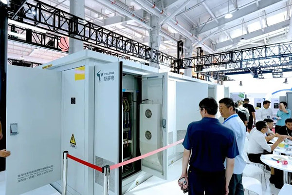 補能新突破 特來電高低壓一體化群充電系統亮相北京充換電展 補能新突破 特來電高低壓一體化群充電系統亮相北京充換電展