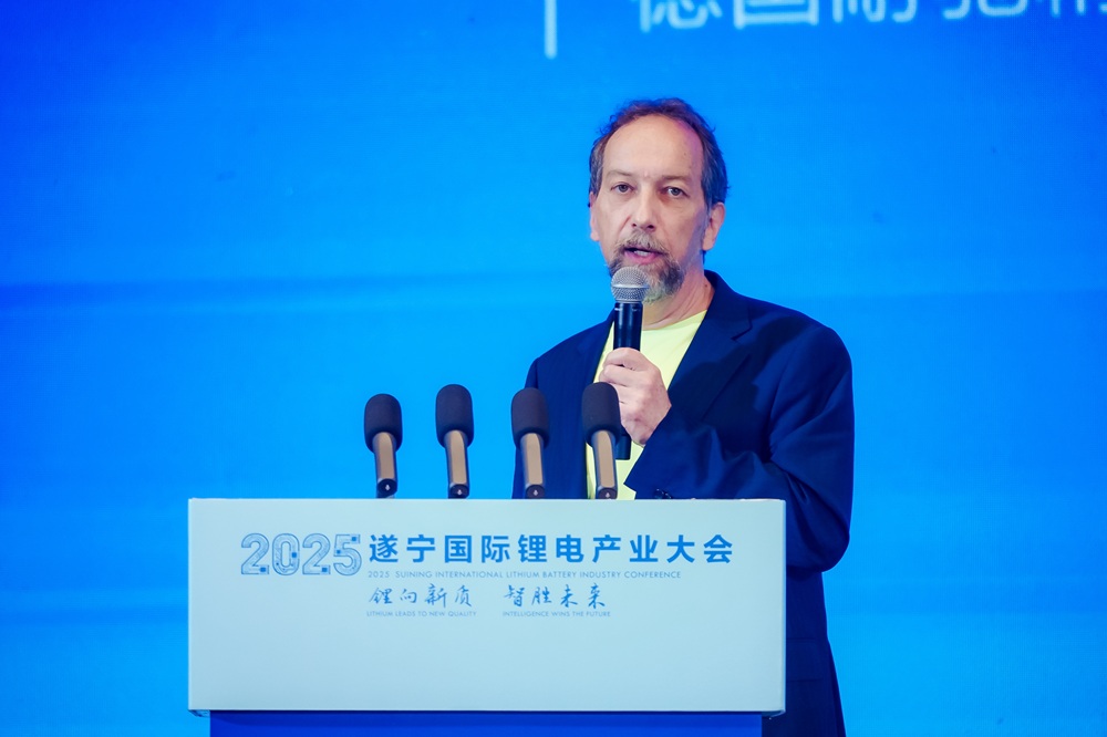 德國耐馳精細研磨公司全球技術總監Lars-Peter Weiland（拉爾斯-彼得·韋蘭德）