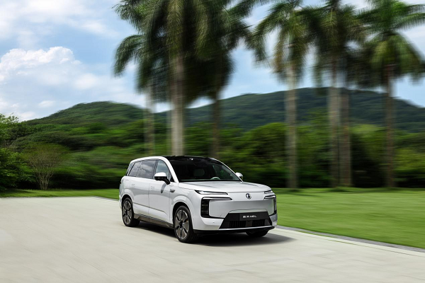 重塑大六座SUV市場(chǎng)新格局 騰勢(shì)N8L以31.98萬(wàn)起正式開啟預(yù)售