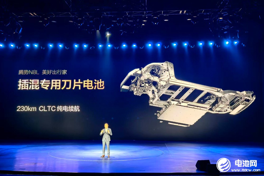 標(biāo)配磷酸鐵鋰刀片電池！大六座安全豪華SUV騰勢(shì)N8L預(yù)定下一個(gè)爆款？