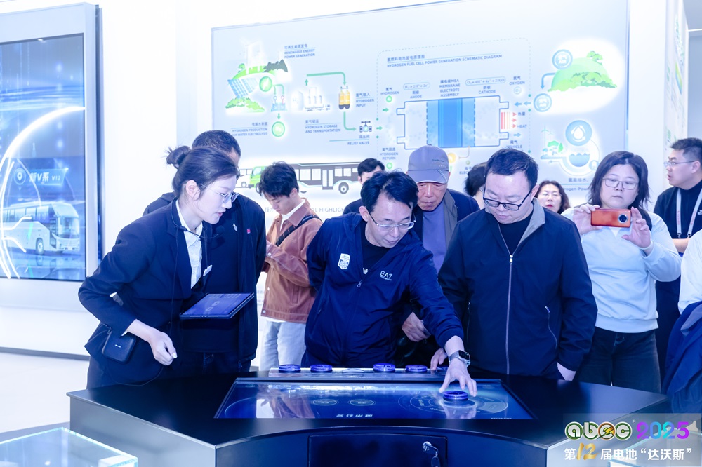 與會嘉賓參觀蘇州金龍