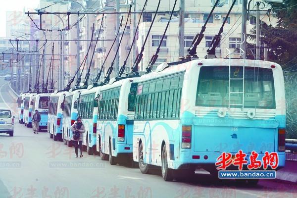 青島無軌電車今年將進(jìn)行雙能源改造 不怕斷電