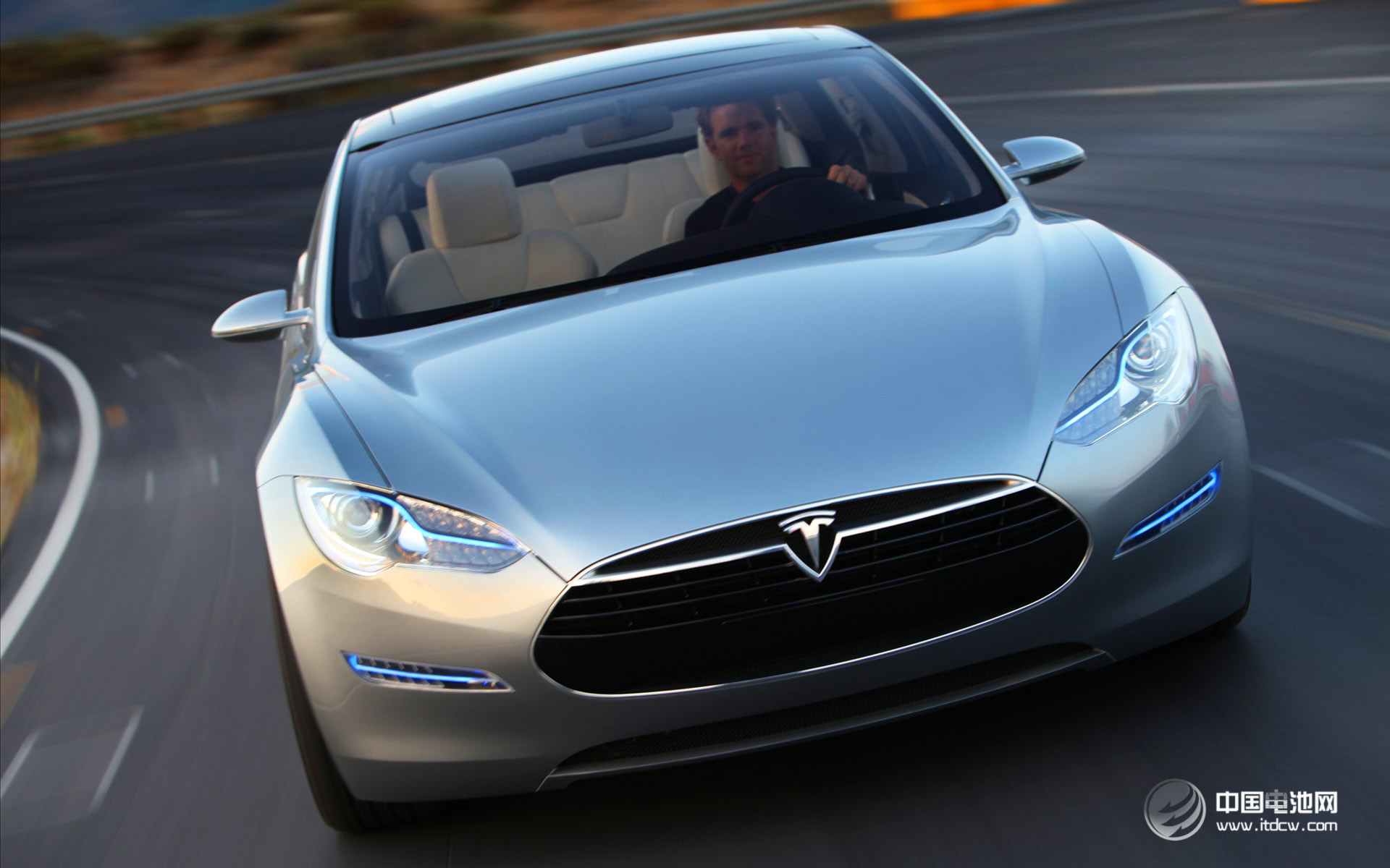 特斯拉-汽車周報-中國電池網