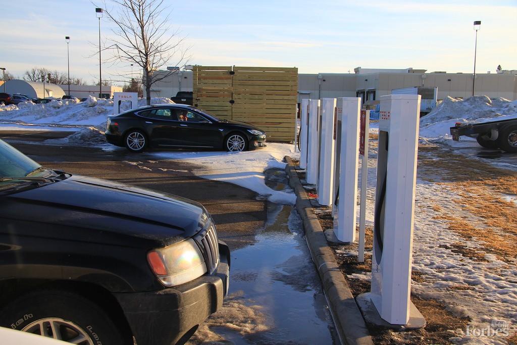 低溫使電動(dòng)汽車行駛里程銳減過(guò)半 給你簡(jiǎn)單小貼士