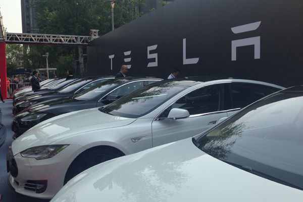 特斯拉市場(chǎng)熱銷(xiāo)背后 電動(dòng)汽車(chē)虛假繁榮？