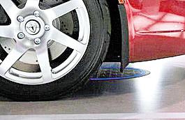 日本研發(fā)導(dǎo)電輪胎 電動(dòng)車可在行駛間充電