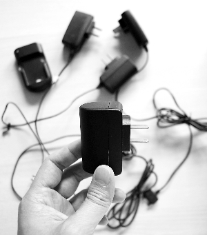 江蘇抽檢近三成手機(jī)不合格 電池充電器問題多