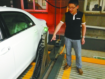 南京造首座智能充電立體車庫 破解新能源車充電難 南京造首座智能充電立體車庫 破解新能源車充電難