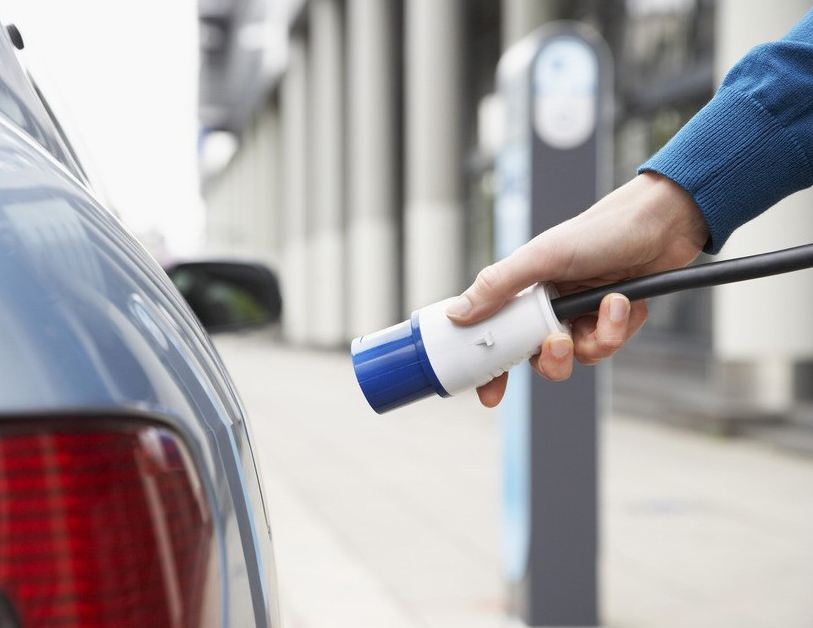 電動車準(zhǔn)入政策望批 “中國特斯拉”何時來？