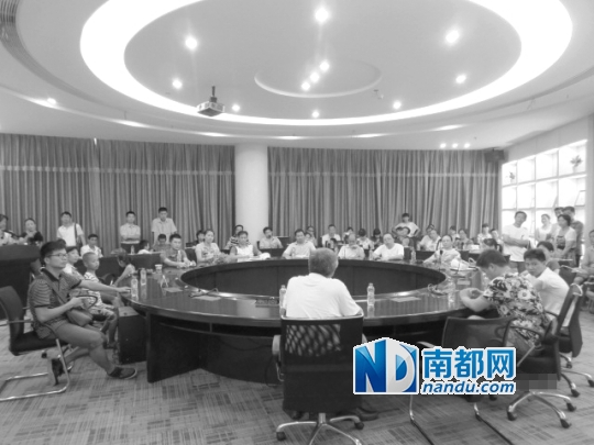 億緯鋰能董事長舌戰半山名苑73業主 