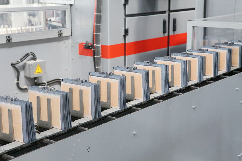 風(fēng)帆股份AGM電池填補(bǔ)國內(nèi)混合動力汽車電源產(chǎn)品空白