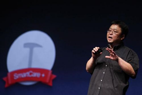 錘子手機首戰(zhàn)質量問題多：羅永浩該如何反思