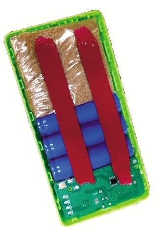 鄭州新鄭機(jī)場查獲黑心充電寶 不裝電池裝沙子