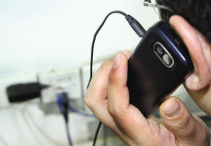 手機(jī)邊充電邊使用 發(fā)熱量過大導(dǎo)致電池爆炸