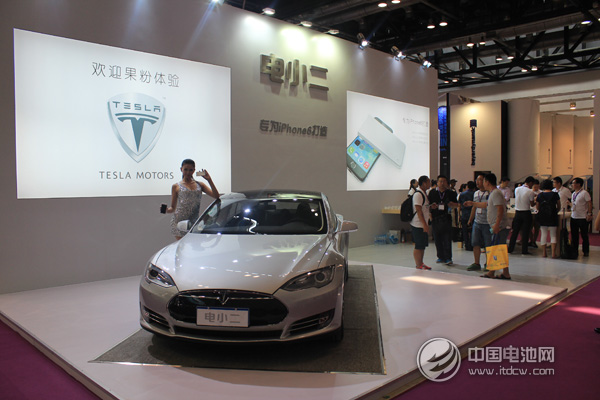電小二攜手“特斯拉”  亮相數字世界亞洲博覽會