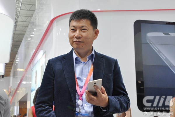 華為余承東：智能機份額三年內(nèi)沖二 不做“Me Too”贏在未來