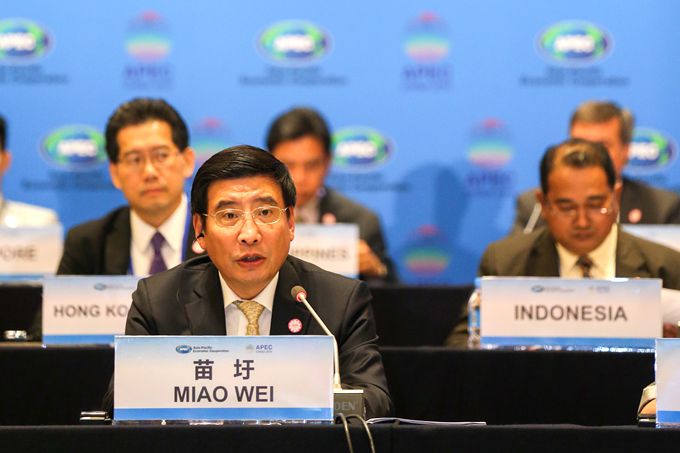 苗圩:稅費減免 可以10萬元購20萬元純電動車 苗圩:稅費減免 可以10萬元購20萬元純電動車