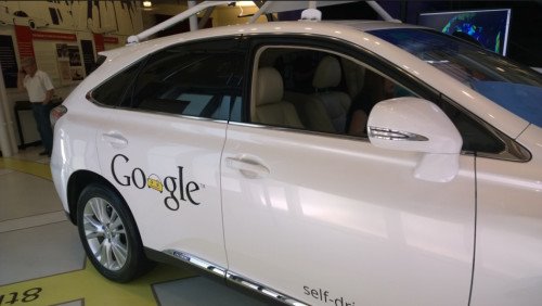 無人駕駛汽車：潘多拉魔盒還是阿拉丁神燈？