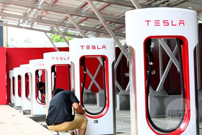 特斯拉汽車落戶重慶 擬在渝布局200根充電樁 特斯拉汽車落戶重慶 擬在渝布局200根充電樁
