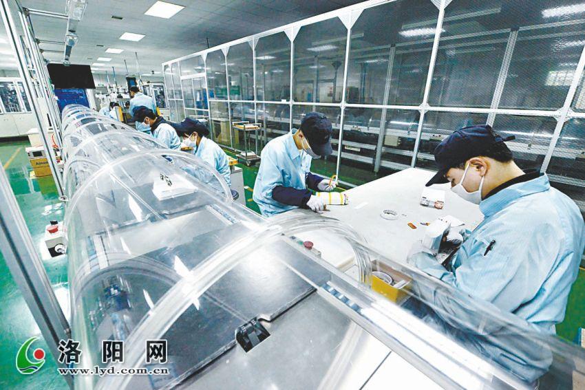 動(dòng)力電池供不應(yīng)求 中航鋰電致力于技術(shù)創(chuàng)新 動(dòng)力電池供不應(yīng)求 中航鋰電致力于技術(shù)創(chuàng)新