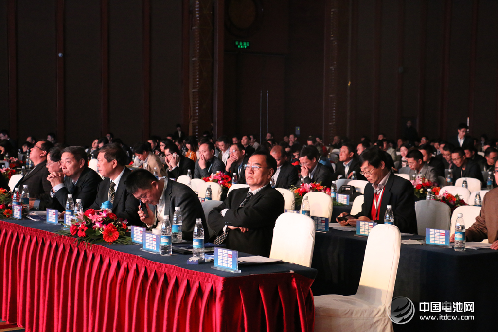 第二屆中國(成都)鋰電新能源產業國際高峰論壇 第二屆中國(成都)鋰電新能源產業國際高峰論壇