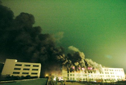 東莞今明陽(yáng)電池工廠發(fā)生大火 已致5人死亡 東莞今明陽(yáng)電池工廠發(fā)生大火 已致5人死亡