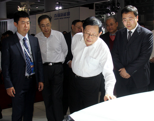 科技部部長萬鋼現(xiàn)身廣州車展 買自主新能源車劃算