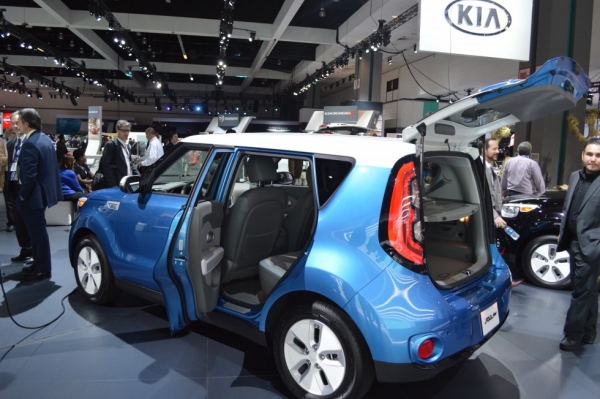 從未如此饑渴：洛杉磯車展上的燃料電池汽車