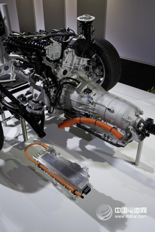 寶馬3系插電式混動原型車發(fā)布 采用鋰電池