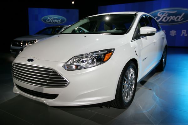 新能源汽車路線之辯：哪種技術是現階段的最佳方案？