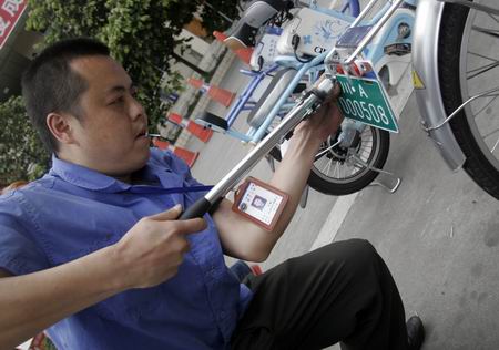 電動(dòng)車(chē)行業(yè)強(qiáng)勢(shì)洗牌 專(zhuān)家：有企業(yè)倒閉很正常