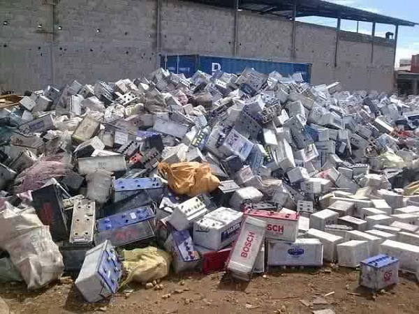 2015年動(dòng)力電池累計(jì)報(bào)廢量約2-4萬噸 回收市場待形成 2015年動(dòng)力電池累計(jì)報(bào)廢量約2-4萬噸 回收市場待形成