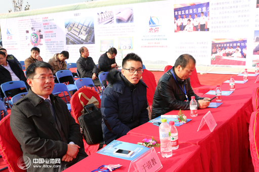 武漢惠強(qiáng)一期投產(chǎn)5000萬㎡鋰電池隔膜20日投產(chǎn)現(xiàn)場