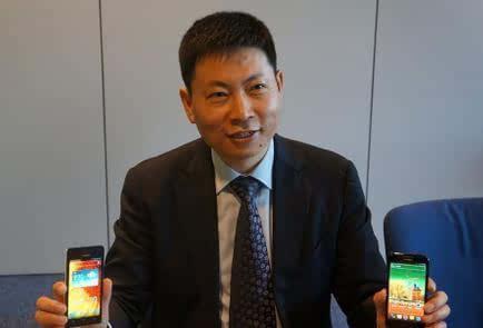 日前,余承東在一次活動中表示小米只能跟華為的榮耀競爭,余承東的這番話透露出了對小米的不以為然。按理說,今天小米的估值已經超過了450億美元,而雷軍本人也成為了身價過百億美元的大富豪,為何余承東卻始終看不起雷軍呢? 日前,余承東在一次活動中表示小米只能跟華為的榮耀競爭,余承東的這番話透露出了對小米的不以為然。按理說,今天小米的估值已經超過了450億美元,而雷軍本人也成為了身價過百億美元的大富豪,為何余承東卻始終看不起雷軍呢?