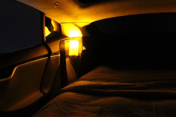 牛人把特斯拉改造成旅館：你想開房嗎？