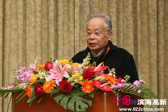 何祚庥:發(fā)展純鋰離子電池電動汽車值得商榷 何祚庥:發(fā)展純鋰離子電池電動汽車值得商榷