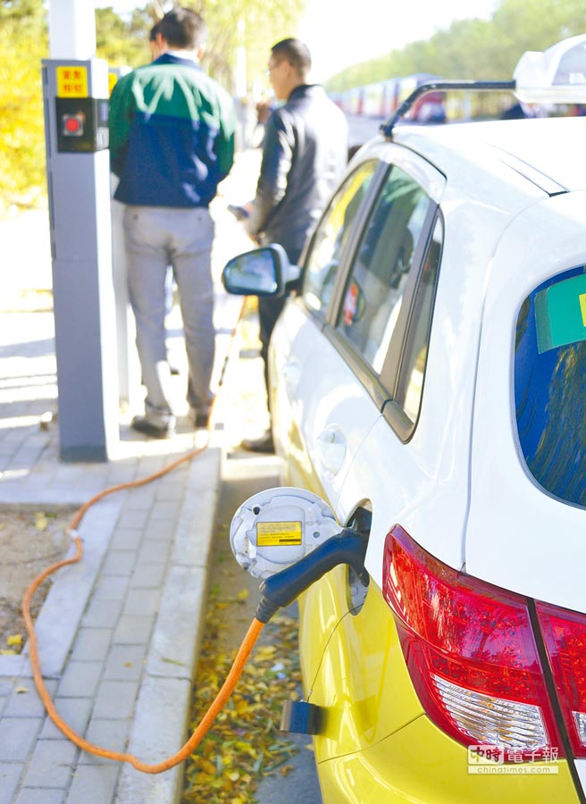 2014年新能源車(chē)爆發(fā)式增長(zhǎng) 充電樁仍是最大掣肘