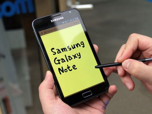 三星智能手機(jī)全球市場份額跌破20% 蘋果大獲全勝 三星智能手機(jī)全球市場份額跌破20% 蘋果大獲全勝