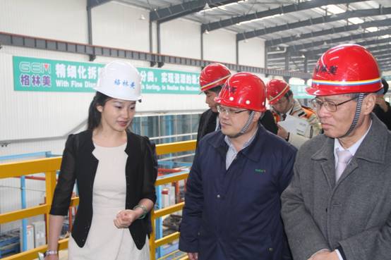 日中經(jīng)濟(jì)協(xié)會(huì)是于日中恢復(fù)邦交正常化的1972年11月22日成立的日中經(jīng)濟(jì)關(guān)系專(zhuān)業(yè)團(tuán)體,致力于推動(dòng)兩國(guó)經(jīng)貿(mào)合作,促進(jìn)民間友好關(guān)系。 日中經(jīng)濟(jì)協(xié)會(huì)是于日中恢復(fù)邦交正常化的1972年11月22日成立的日中經(jīng)濟(jì)關(guān)系專(zhuān)業(yè)團(tuán)體,致力于推動(dòng)兩國(guó)經(jīng)貿(mào)合作,促進(jìn)民間友好關(guān)系。