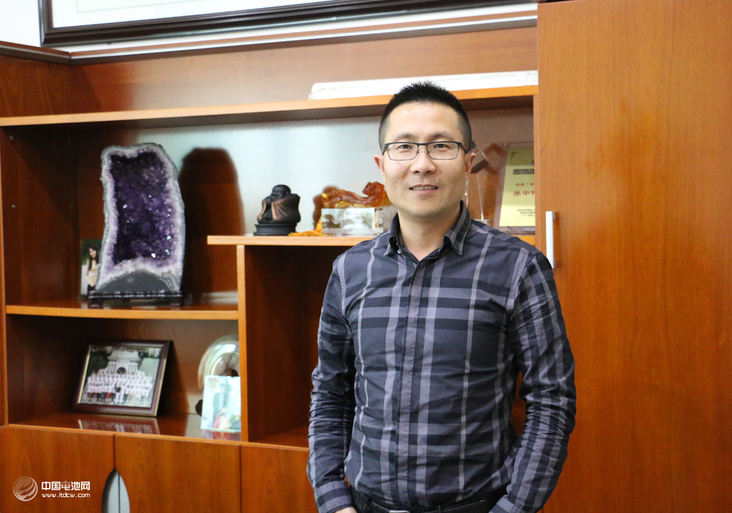 電小二董事長孫中偉接受中國電池網楊陽總編輯專訪 電小二董事長孫中偉接受中國電池網楊陽總編輯專訪