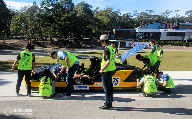 打破電動(dòng)車(chē)?yán)m(xù)航紀(jì)錄的太陽(yáng)能車(chē)EVE 今年7月可望上路