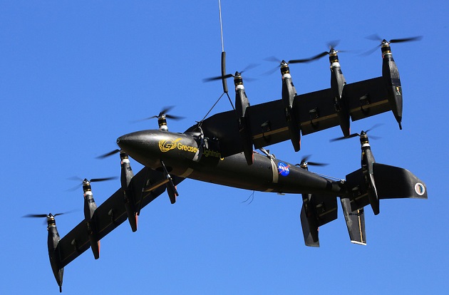 美新型電動飛機試飛成功 由電池驅動擁有10臺引擎 美新型電動飛機試飛成功 由電池驅動擁有10臺引擎