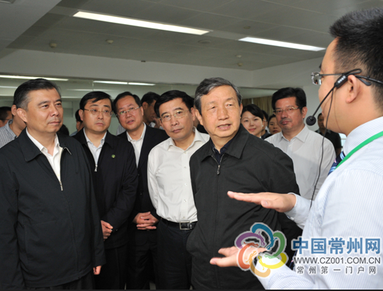 馬凱副總理到常州調(diào)研:推進“互聯(lián)網(wǎng)+充電設(shè)施” 馬凱副總理到常州調(diào)研:推進“互聯(lián)網(wǎng)+充電設(shè)施”