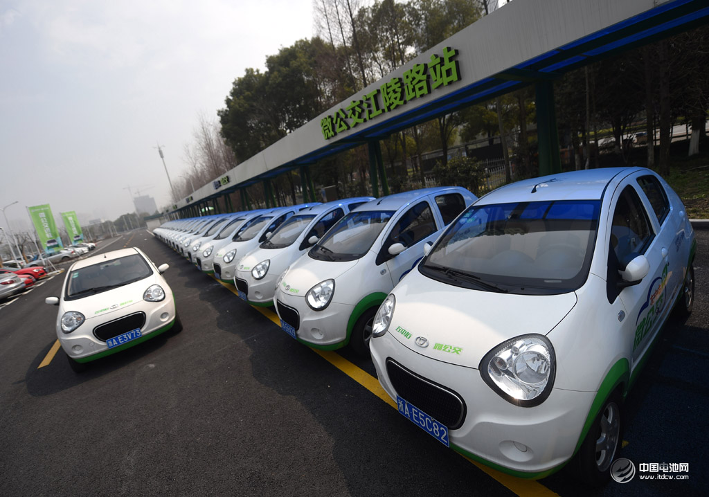 杭州汽車總量超260萬輛 新能源汽車12587輛 杭州汽車總量超260萬輛 新能源汽車12587輛