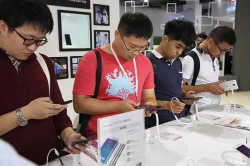 “移動互聯網+X” 大屏手機引領移動互聯網升級 “移動互聯網+X” 大屏手機引領移動互聯網升級