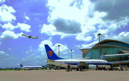 杭州蕭山國際機場飛機停靠將不“喝”油改用“充電寶”